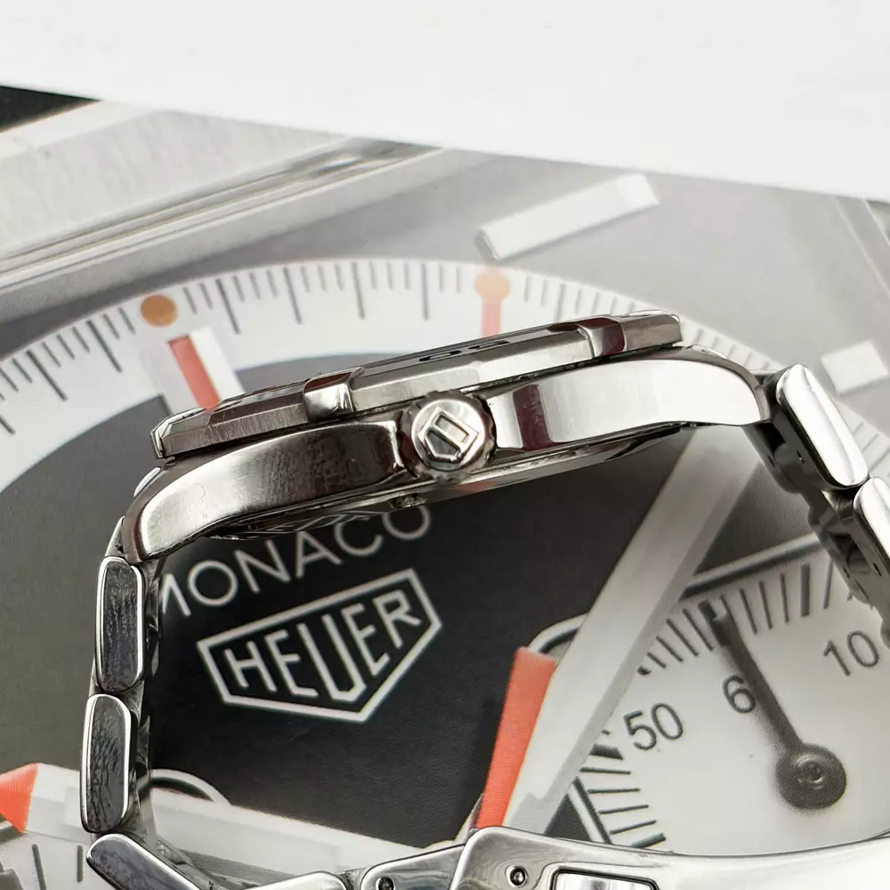 The TAG Heuer Aquaracer - Image 2